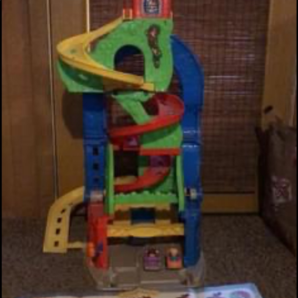 Fisher Price Sit & Stand Racetrack - like new
